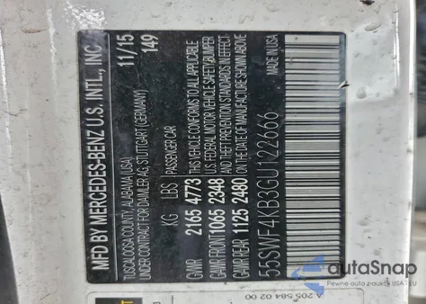 2016 Mercedes-Benz C 300 4Matic z USA, uszkodzony, nr VIN 55SWF4KB3GU122666